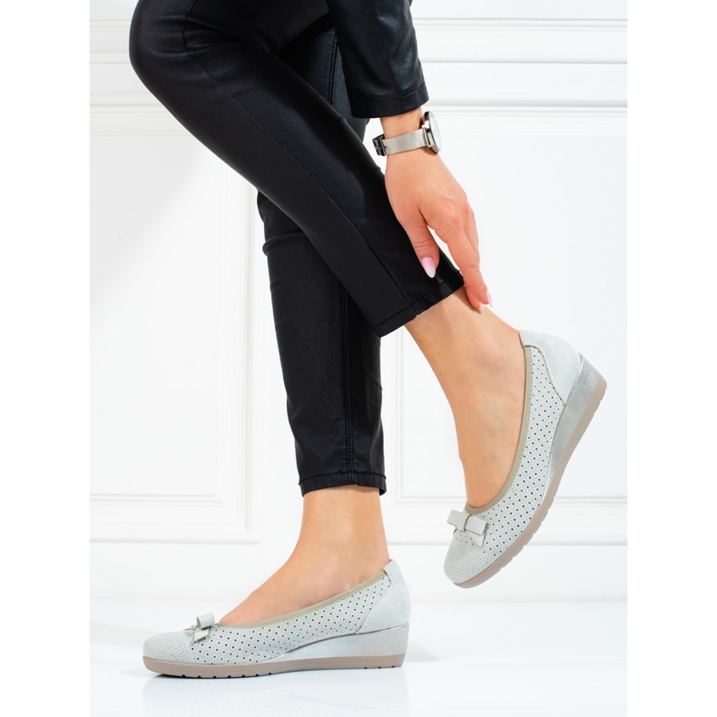 W. Potocki Damen Pumps mit niedrigem Keilabsatz Potocki durchbrochen grau 2