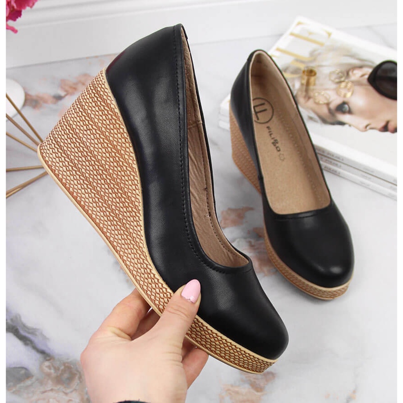 Keilpumps aus schwarzem Leder Filippo DP3521 1