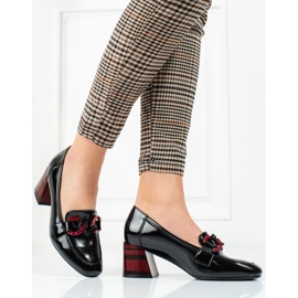 Schwarze Vinceza Damenpumps mit Kette 2