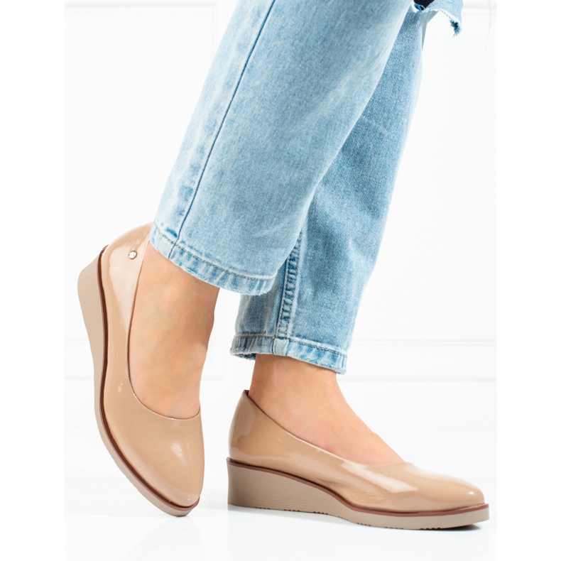 Damen-Pumps mit Keilabsatz von Vinceza in Beige 1