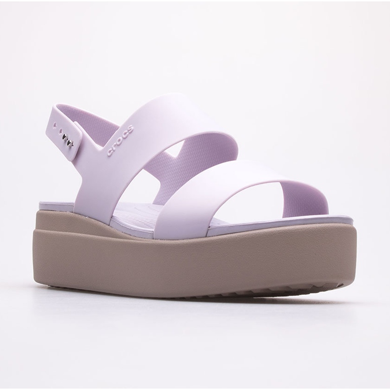 Crocs Brooklyn Sandalen mit niedrigem Keilabsatz 206453-5PV lila 1