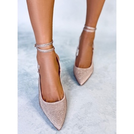 BM Pins gebunden mit Bonnie Nude Steinen rosa 1