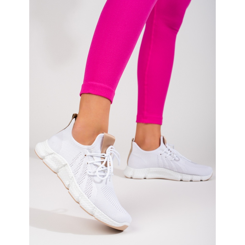 Weiße Sneaker von Shelovet mit beigem Einsatz 1