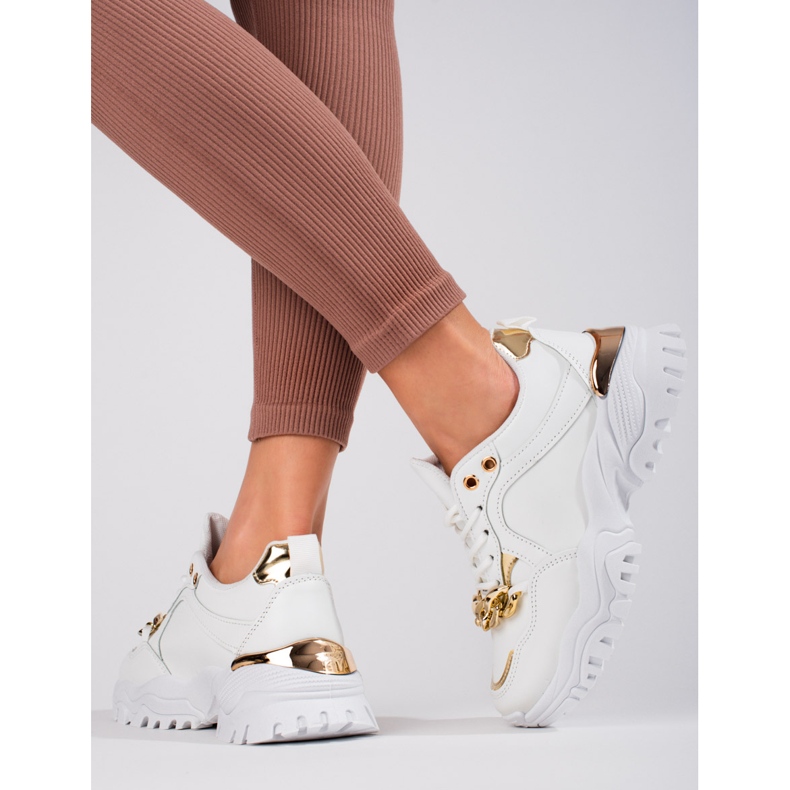 Weiß-goldene Shelovet-Sneakers mit Kette 2