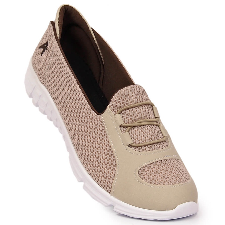 Bequeme Sportschuhe zum Hineinschlüpfen in Beige von Artiker 50C1167 2