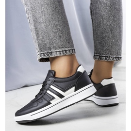 BM Schwarze Sneakers mit weißen Einsätzen von Olympia 1