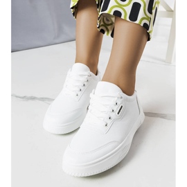 Weiße Sportschuhe von Leroux 1