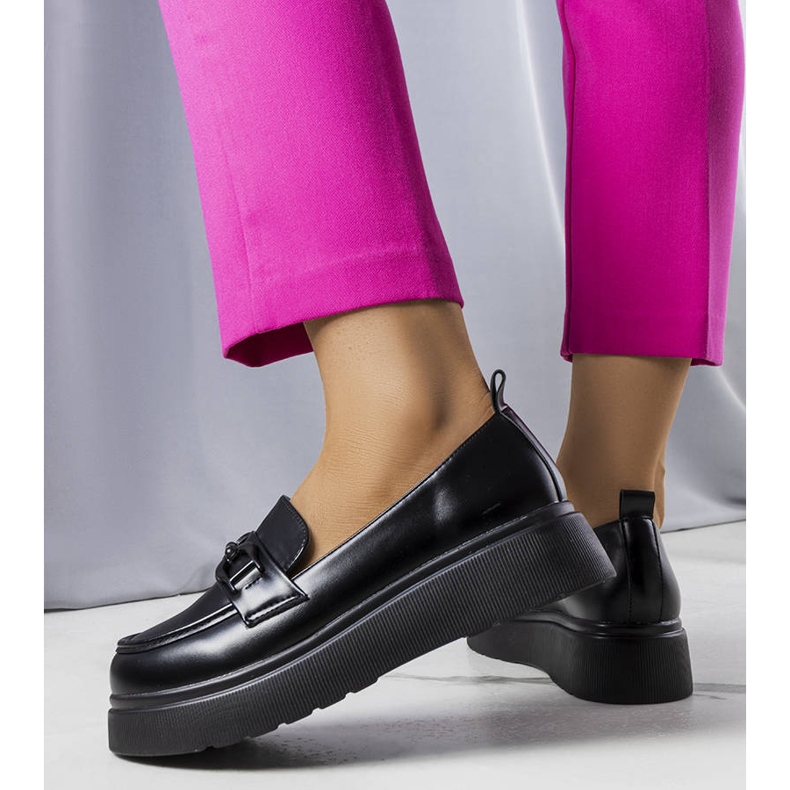 Schwarze Lords, verziert mit einem Gagnon-Keil 1