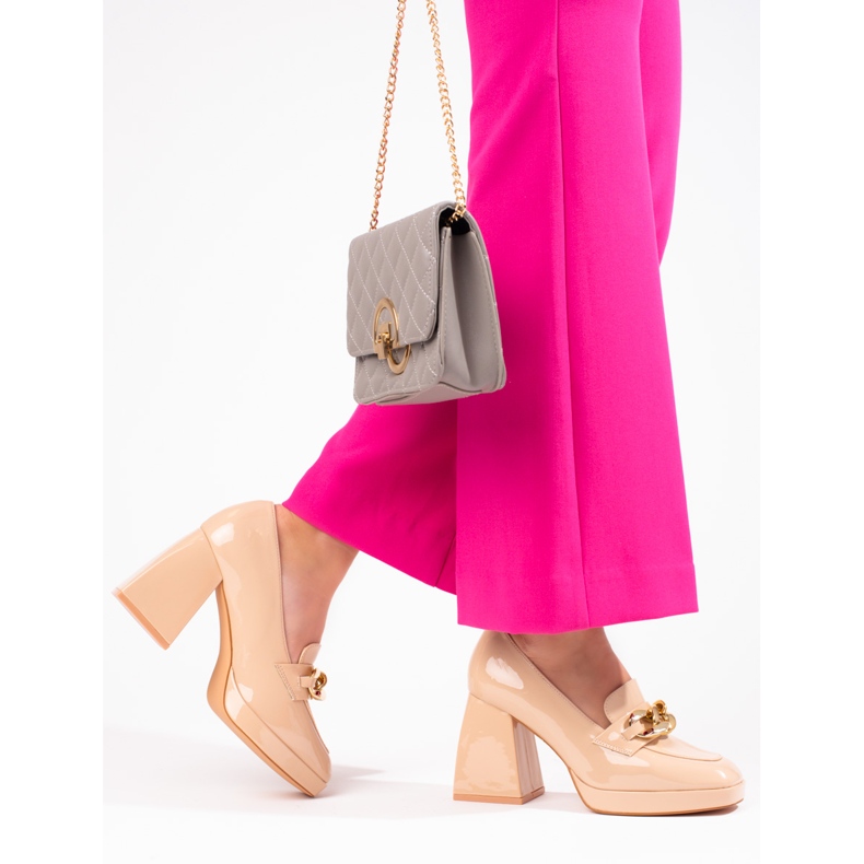 Beige Absatzpumps von Vinceza 1