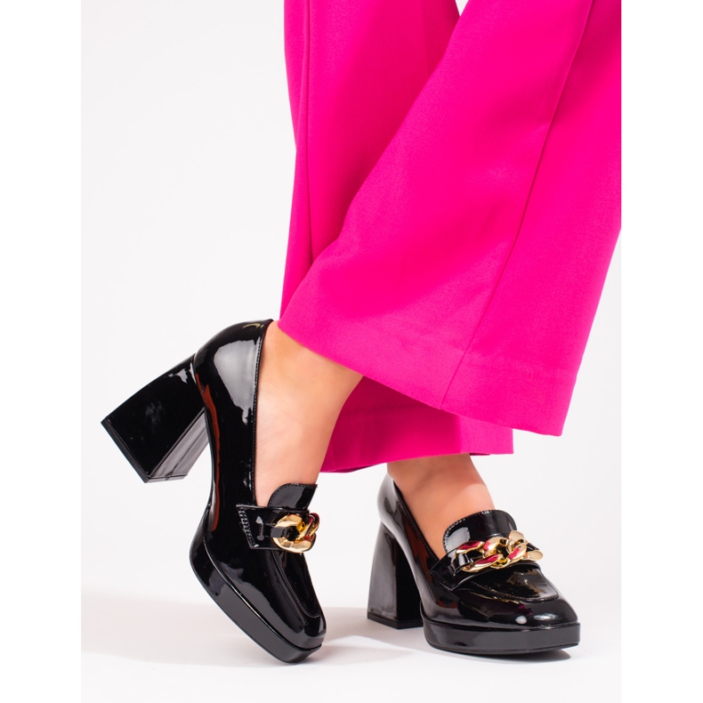 Pumpen auf einem stabilen Pfosten Vinceza schwarz 1