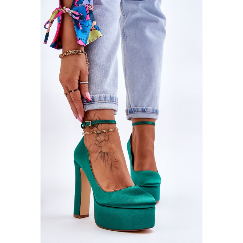 BM Modische Pumps auf einem High Heel Green Hayden grün 1