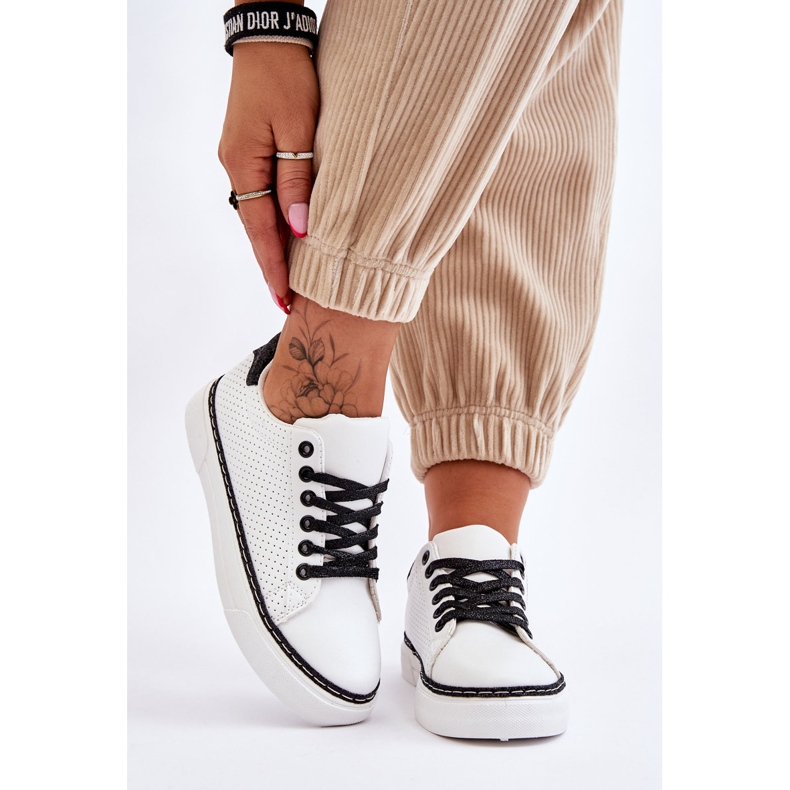 BM Niedrige perforierte Turnschuhe für Damen Weiß und Schwarz Daxton 1