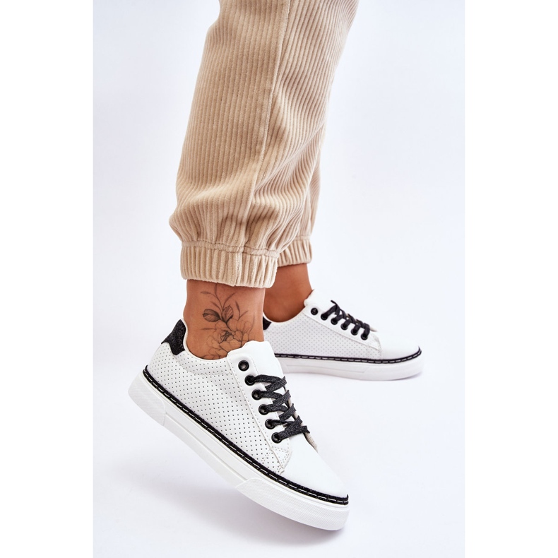 BM Niedrige perforierte Turnschuhe für Damen Weiß und Schwarz Daxton 2