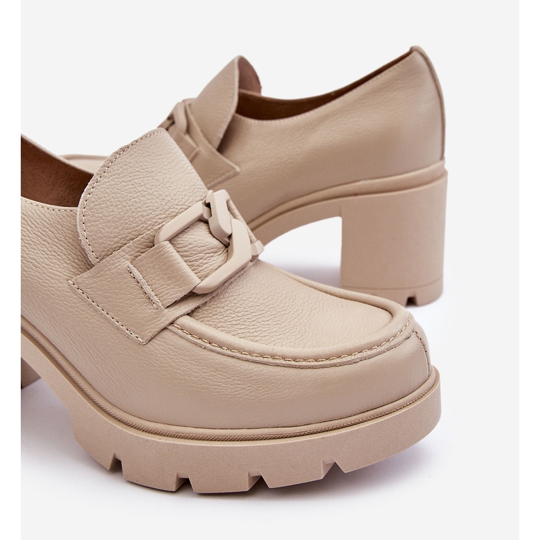 Lemar Elegante Schuhe auf einer Säule mit beigem Harmell-Dekor 1