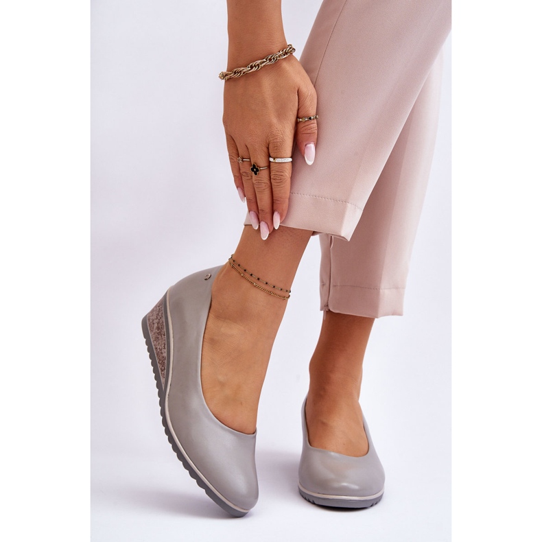 Vinceza Graue klassische Pumps mit Keilabsatz von Graysen 1