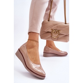 Vinceza Klassische Lack-Keilpumps Beige Paola 2