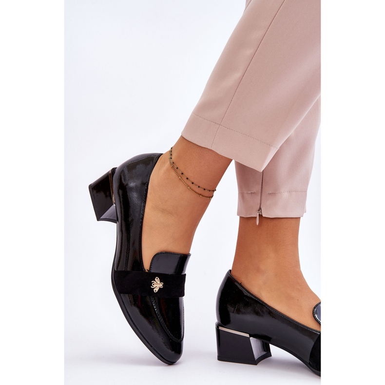 Vinceza Pumps aus schwarzem Lackleder mit niedrigem Absatz und Verzierung Doria 2