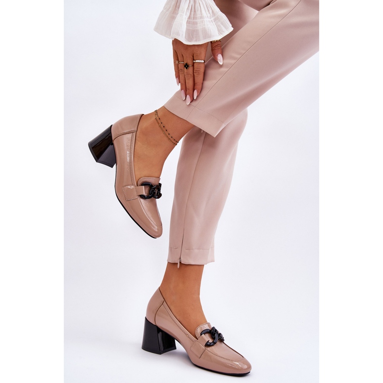 Vinceza Lack-Kettenpumps Beige Keilani 2