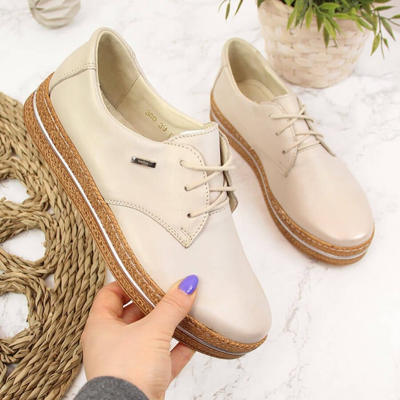 Damenschuhe aus perlbeigem Leder Helios 380 2