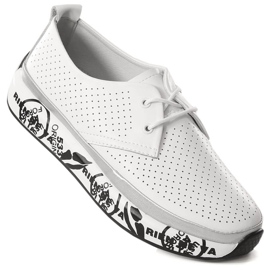 Damen Lederschuhe auf der Plattform weiß T.Sokolski W23-29 1