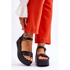 Vinceza Damensandalen auf einer massiven Plattform Black Casen schwarz 1