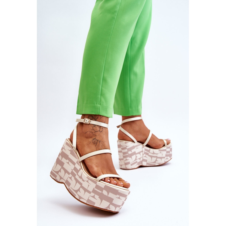 FS1 Modische Keilsandaletten mit Mustern Beige Claria braun 2