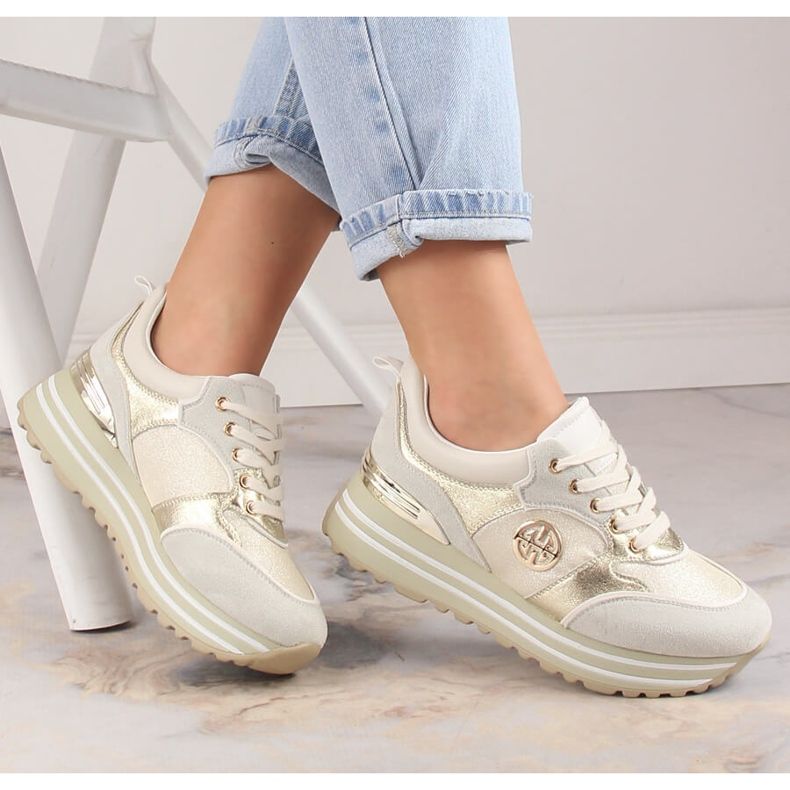 Damen Sportschuhe auf der goldenen Plattform Potocki SZ12025 1