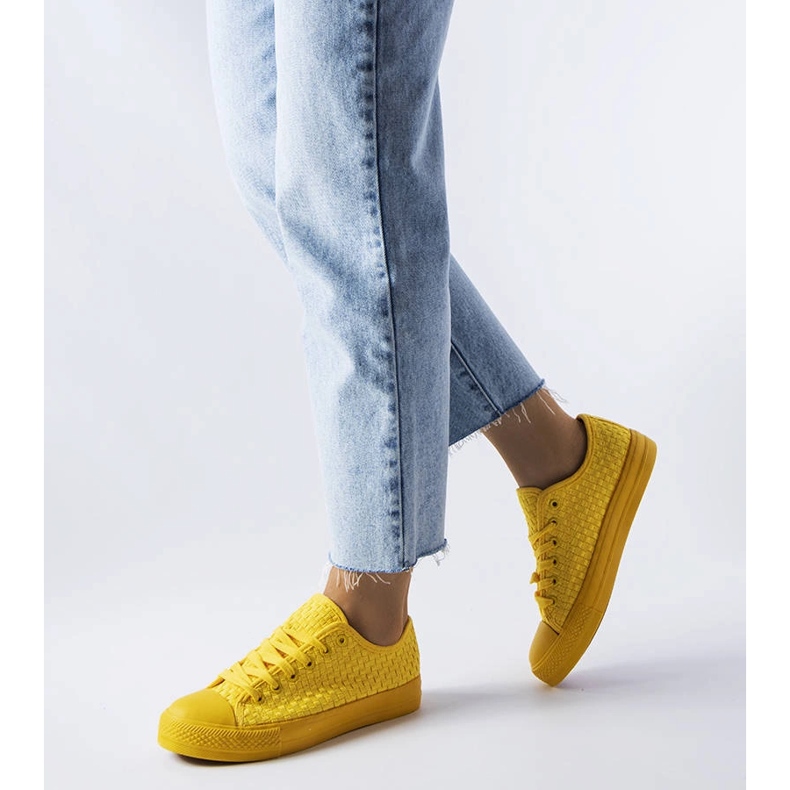 Gelbe Sneakers aus Webstoff von Thibodeau 1