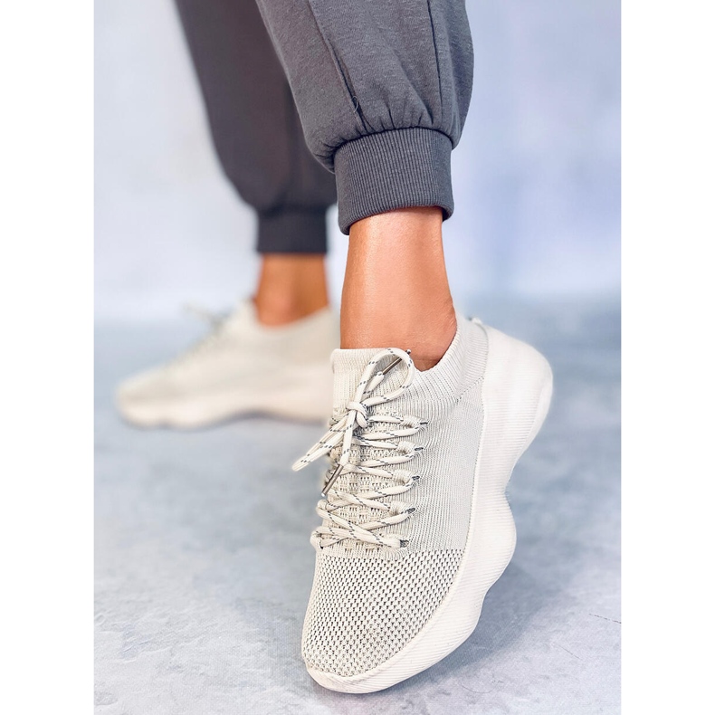 Callens Sneakers mit Socken in Beige 1