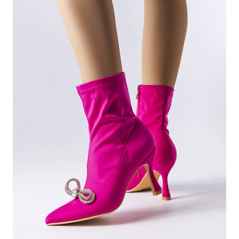 PA1 Rosafarbene Stiefel, die mit einer Mars-Schleife aus Zirkonia verziert sind 1