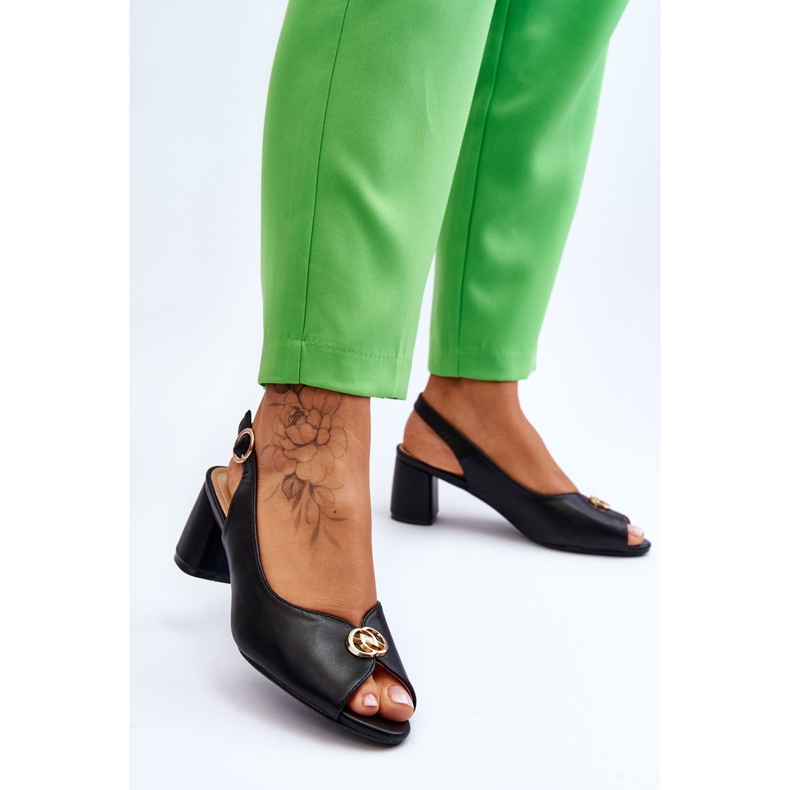 Modische schwarze Ledersandalen schwarz 2