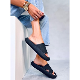 BM Yang Schwarze Kissenhausschuhe 1