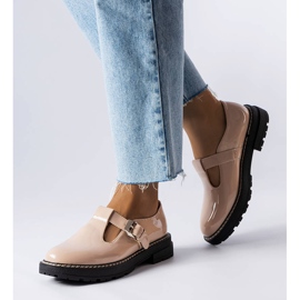 PA1 Beige lackierte Schuhe von Vaden 1