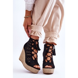 FB1 Durchbrochene Keilstiefel aus Wildleder Schwarz Berthe 1