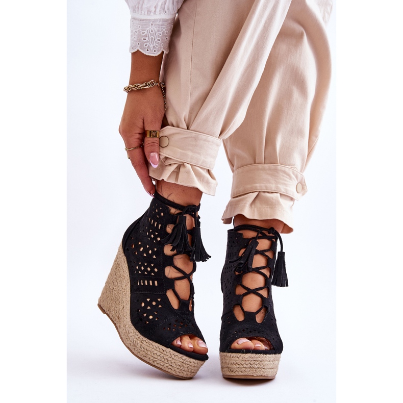 FB1 Durchbrochene Keilstiefel aus Wildleder Schwarz Berthe 1