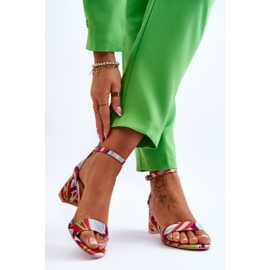 FB1 Beige und quincyblau gemusterte Satinsandalen mit niedrigem Absatz braun 1