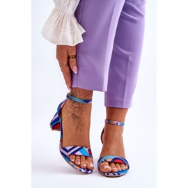 FB1 Lila und Quincy Blue gemusterte Satinsandalen mit niedrigem Absatz blau 1