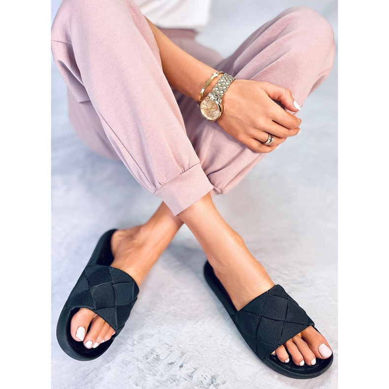 PA1 Lottner Pantoletten aus schwarzem Gummi 1