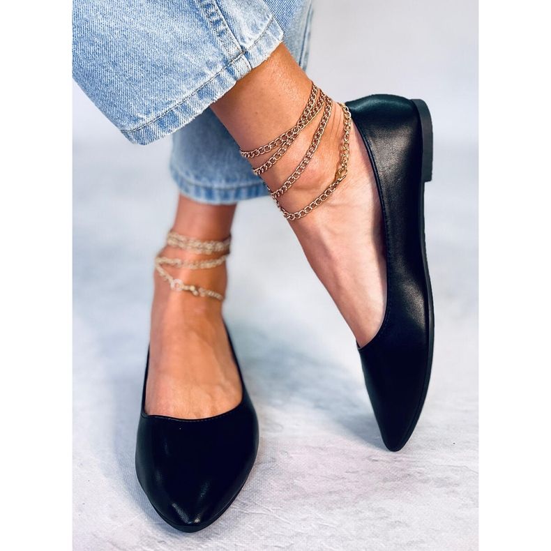 PA1 Junri Ballerinas mit schwarzer Kette 2