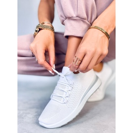 PA1 Sportschuhe mit weißen Socken von Barthel 1