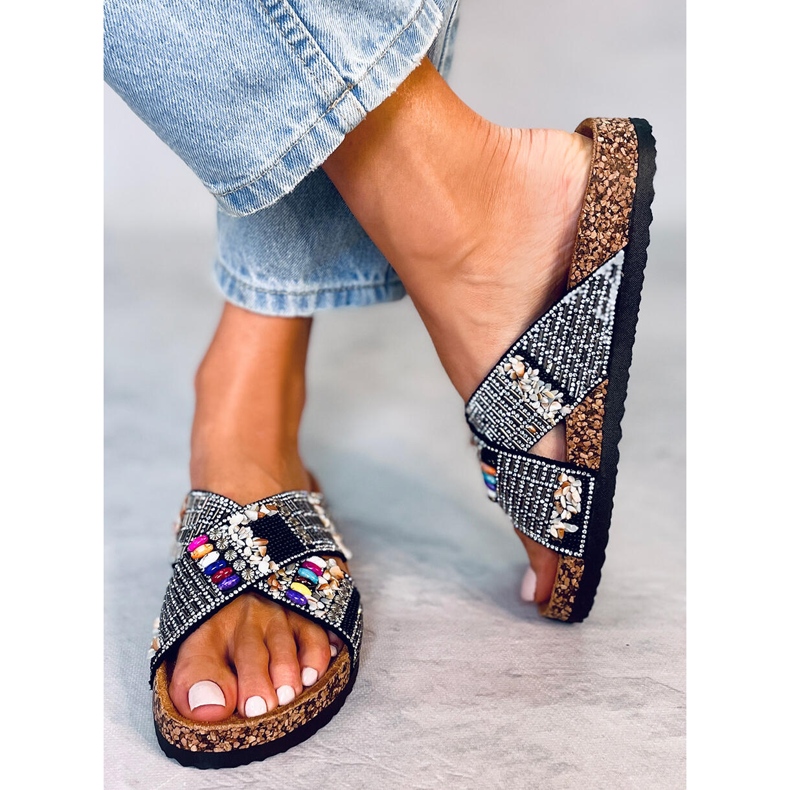 PA1 Rezai Pantoletten aus schwarzem Kork mit Perlen 1