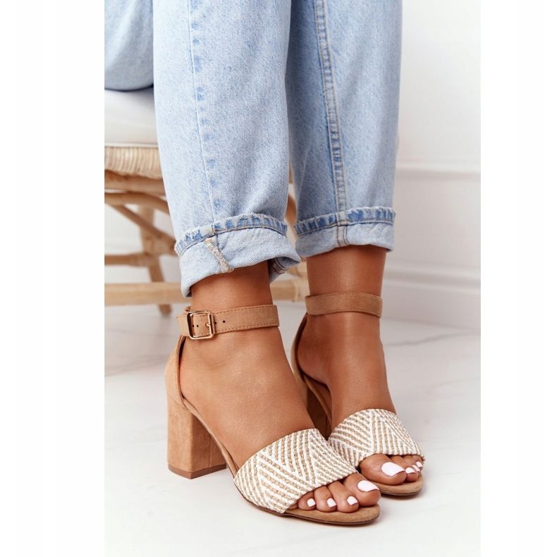 EVE Hellbraune Flitterwochen-Sandalen mit geflochtener Stange beige 4