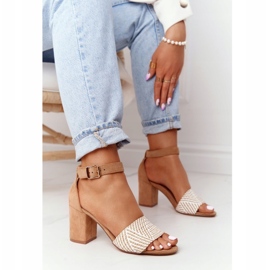 EVE Hellbraune Flitterwochen-Sandalen mit geflochtener Stange beige 3