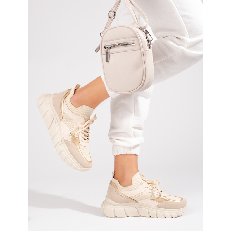 Beige Turnschuhe für Damen auf einer dicken Sohle Shelovet 2