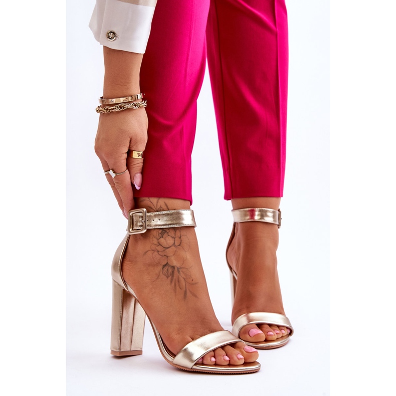 Goldfarbene Georgina Sandaletten golden 1