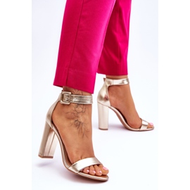 Goldfarbene Georgina Sandaletten golden 2