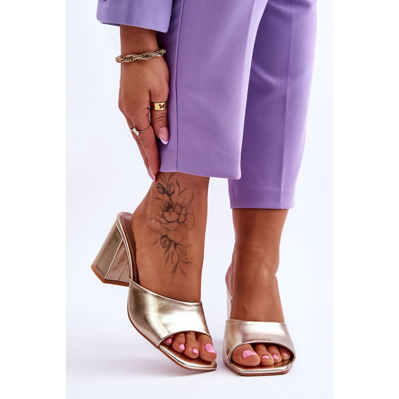 Klassische Lederhausschuhe für Damen Golden Loara 1