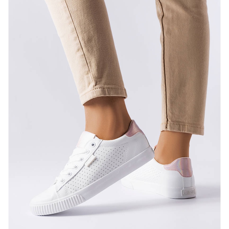 Weiße Turnschuhe mit Perforation Big Star HH274073 1