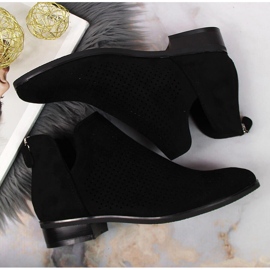 Vinceza schwarze, durchbrochene Frühlingsstiefel aus Wildleder 1