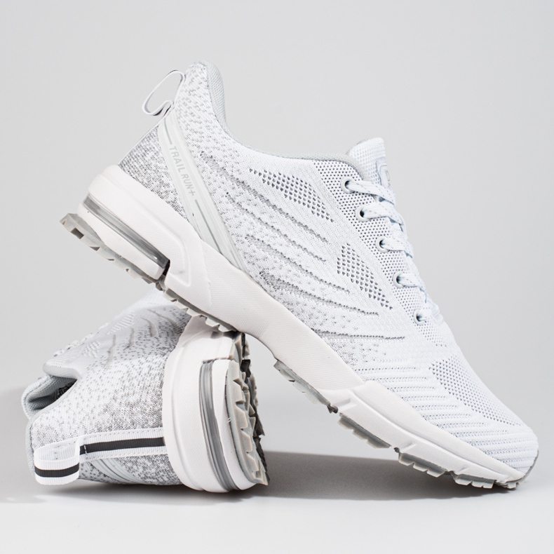 Weiße Herrensportschuhe auf dicker Sohle DK 1